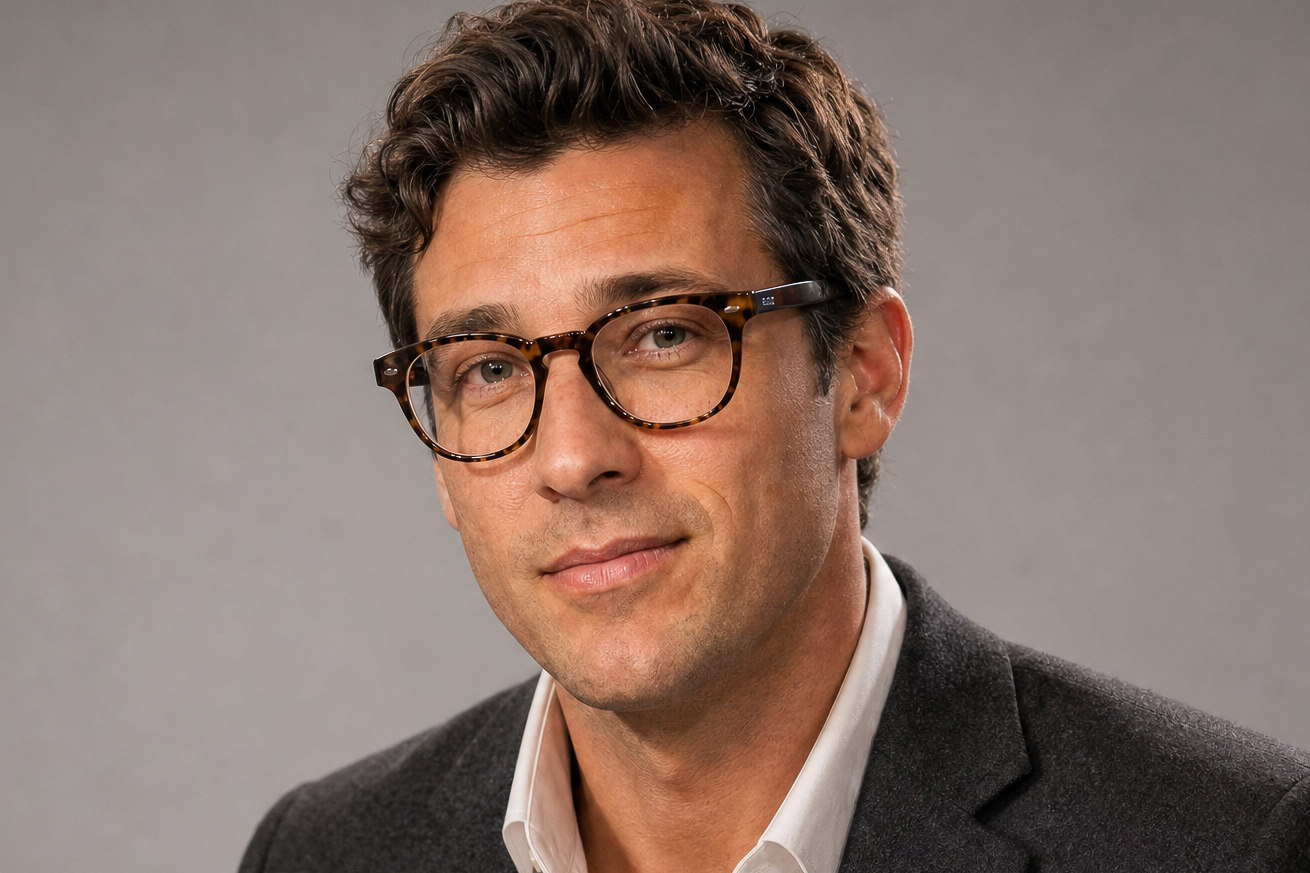 Theo — Co-Host · Analyst